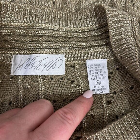 Lord & Taylor Wool Blend Gold Metallic Cable Knit V-neck Pullover Sweater Size M - Picture 4 of 7